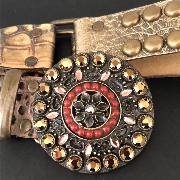 JEWELED BRASS STUDDED GOLD METALLIC LEATHER BELT - Picture 8 of 16